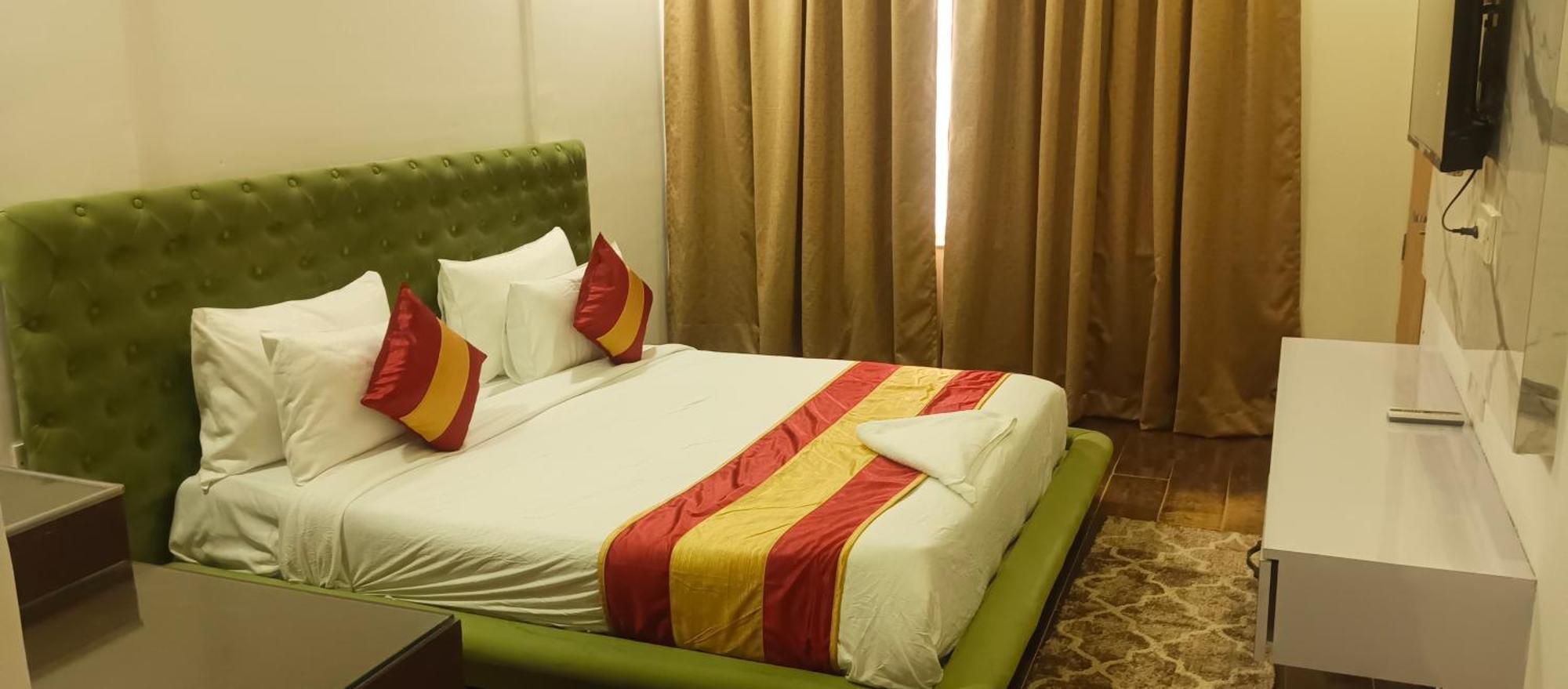 Hotel Elite Sector 45 I Gurgaon Central I Couple Friendly Zewnętrze zdjęcie