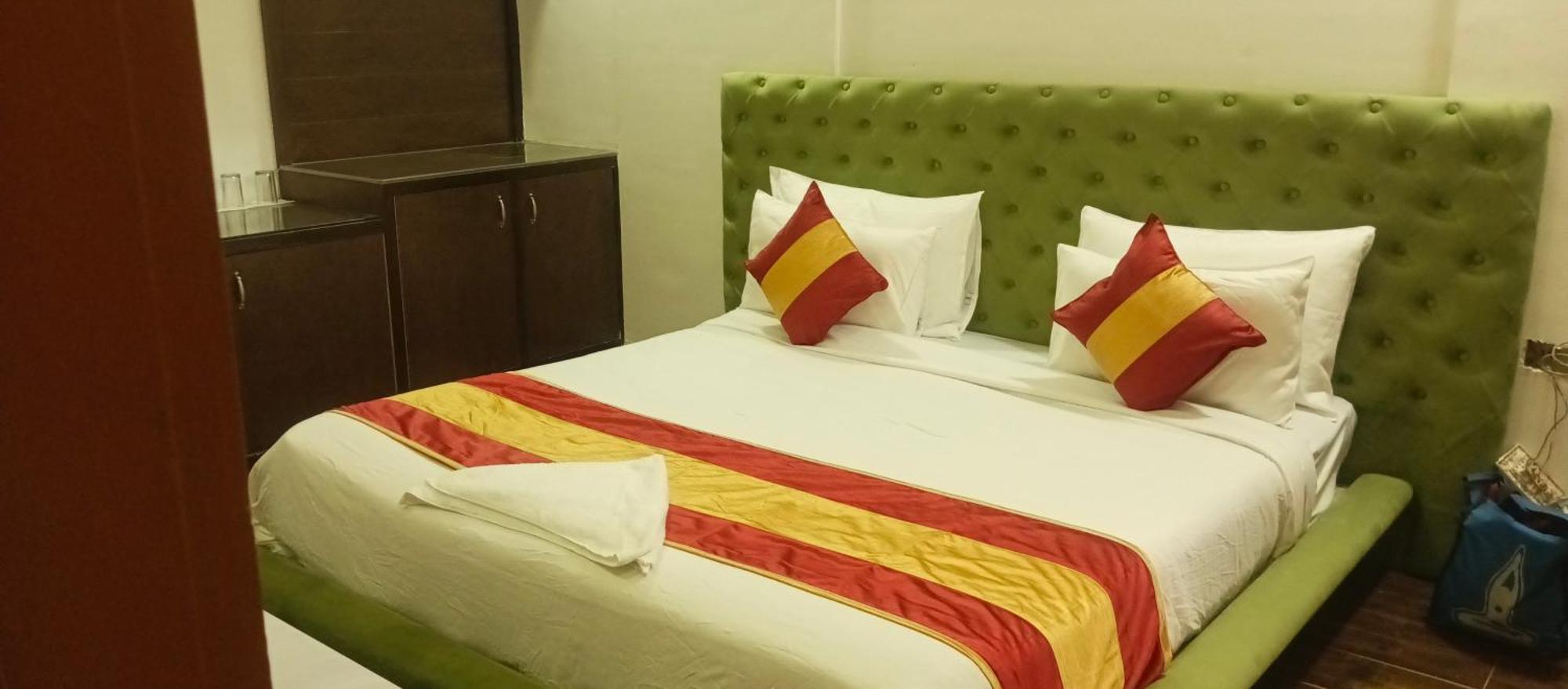 Hotel Elite Sector 45 I Gurgaon Central I Couple Friendly Zewnętrze zdjęcie