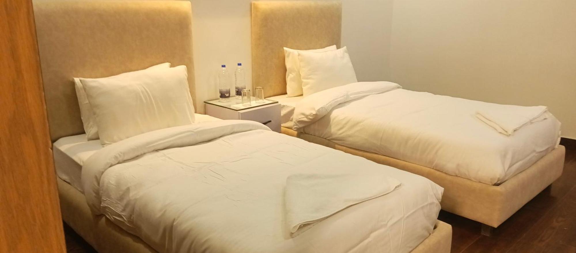 Hotel Elite Sector 45 I Gurgaon Central I Couple Friendly Zewnętrze zdjęcie