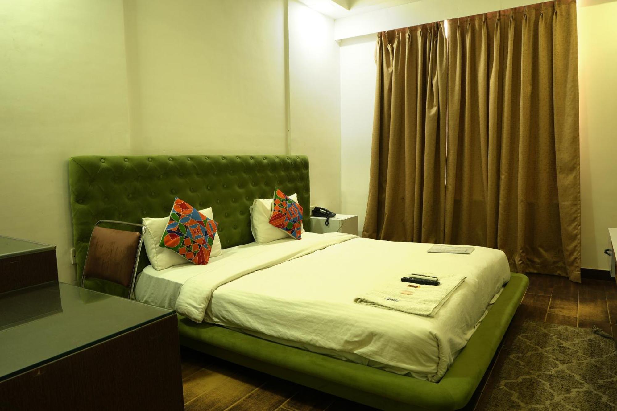 Hotel Elite Sector 45 I Gurgaon Central I Couple Friendly Zewnętrze zdjęcie