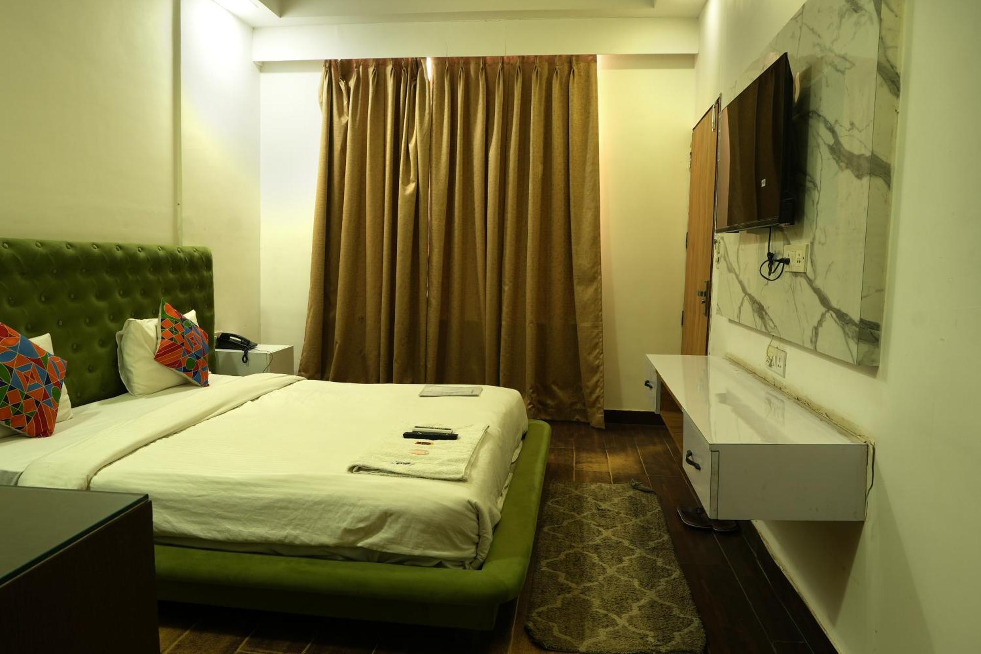 Hotel Elite Sector 45 I Gurgaon Central I Couple Friendly Zewnętrze zdjęcie