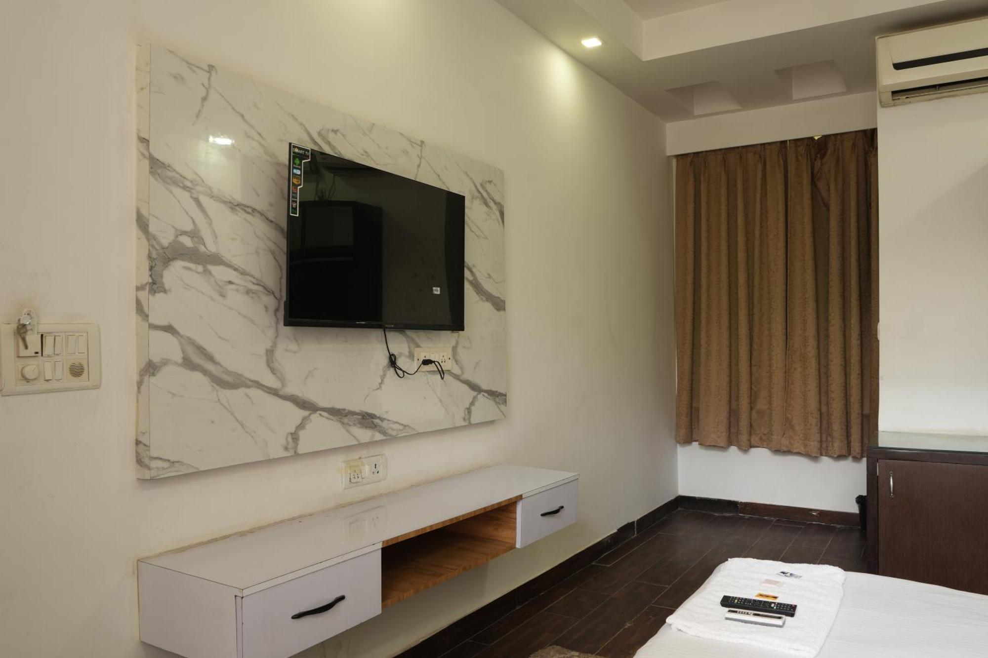 Hotel Elite Sector 45 I Gurgaon Central I Couple Friendly Zewnętrze zdjęcie